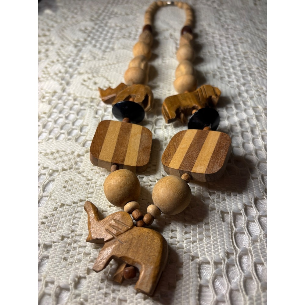 Hand Carved Wood Safari Animal Bead Necklace Elephant Rhino Lion Brown vintage - Picture 6 of 10